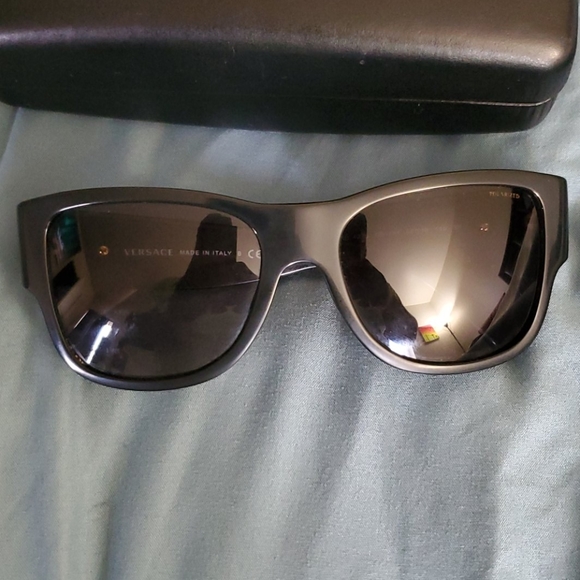 Versace Sunglasses - Picture 3 of 5